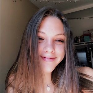 Meet your Posher, Kira